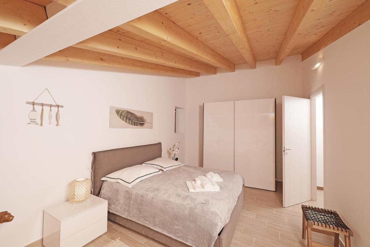 Apartments Villa Bougainville San Felice del Benaco Exterior foto