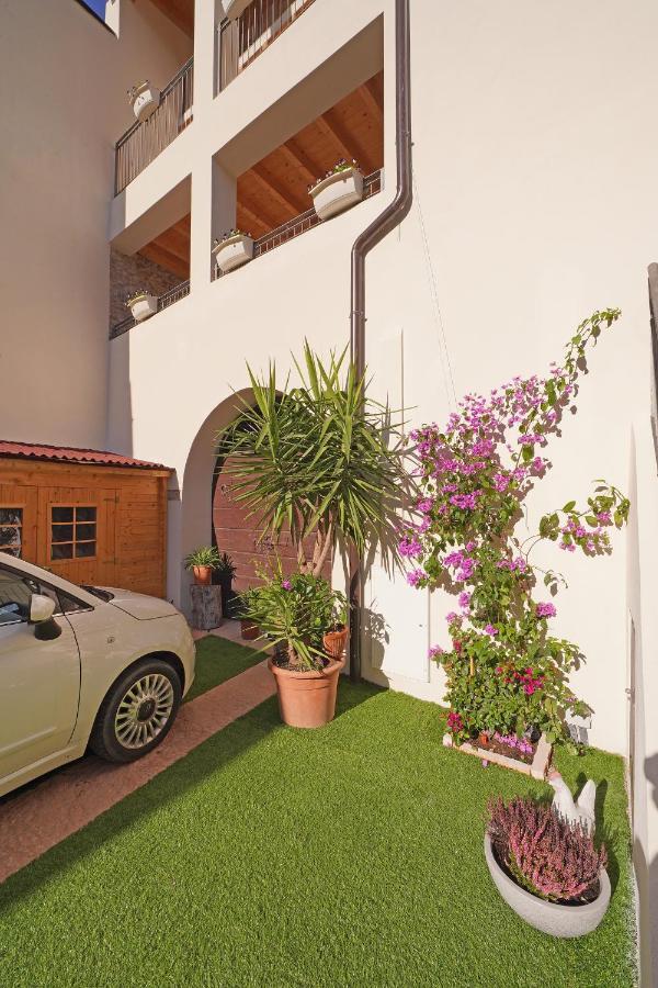 Apartments Villa Bougainville San Felice del Benaco Exterior foto