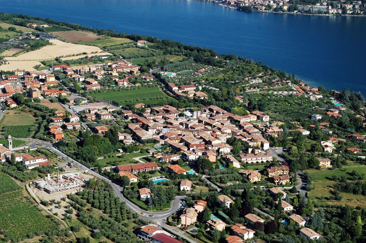 Apartments Villa Bougainville San Felice del Benaco Exterior foto