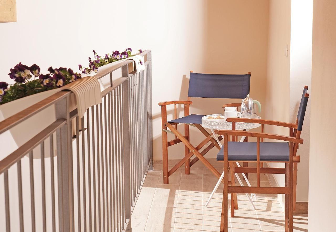 Apartments Villa Bougainville San Felice del Benaco Exterior foto