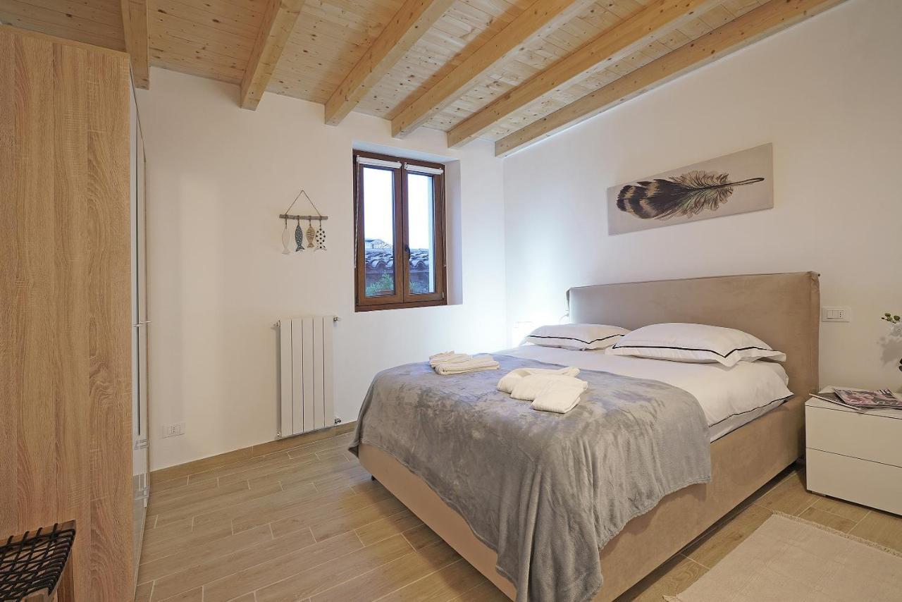 Apartments Villa Bougainville San Felice del Benaco Exterior foto