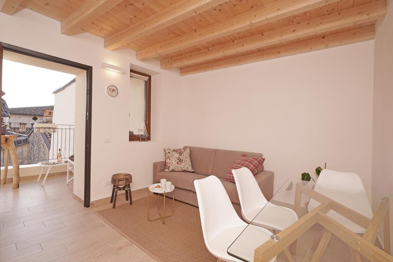 Apartments Villa Bougainville San Felice del Benaco Exterior foto