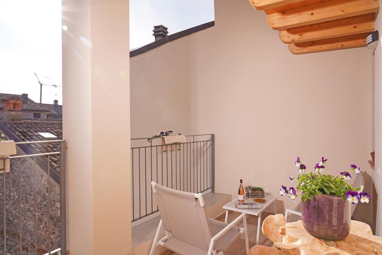 Apartments Villa Bougainville San Felice del Benaco Exterior foto