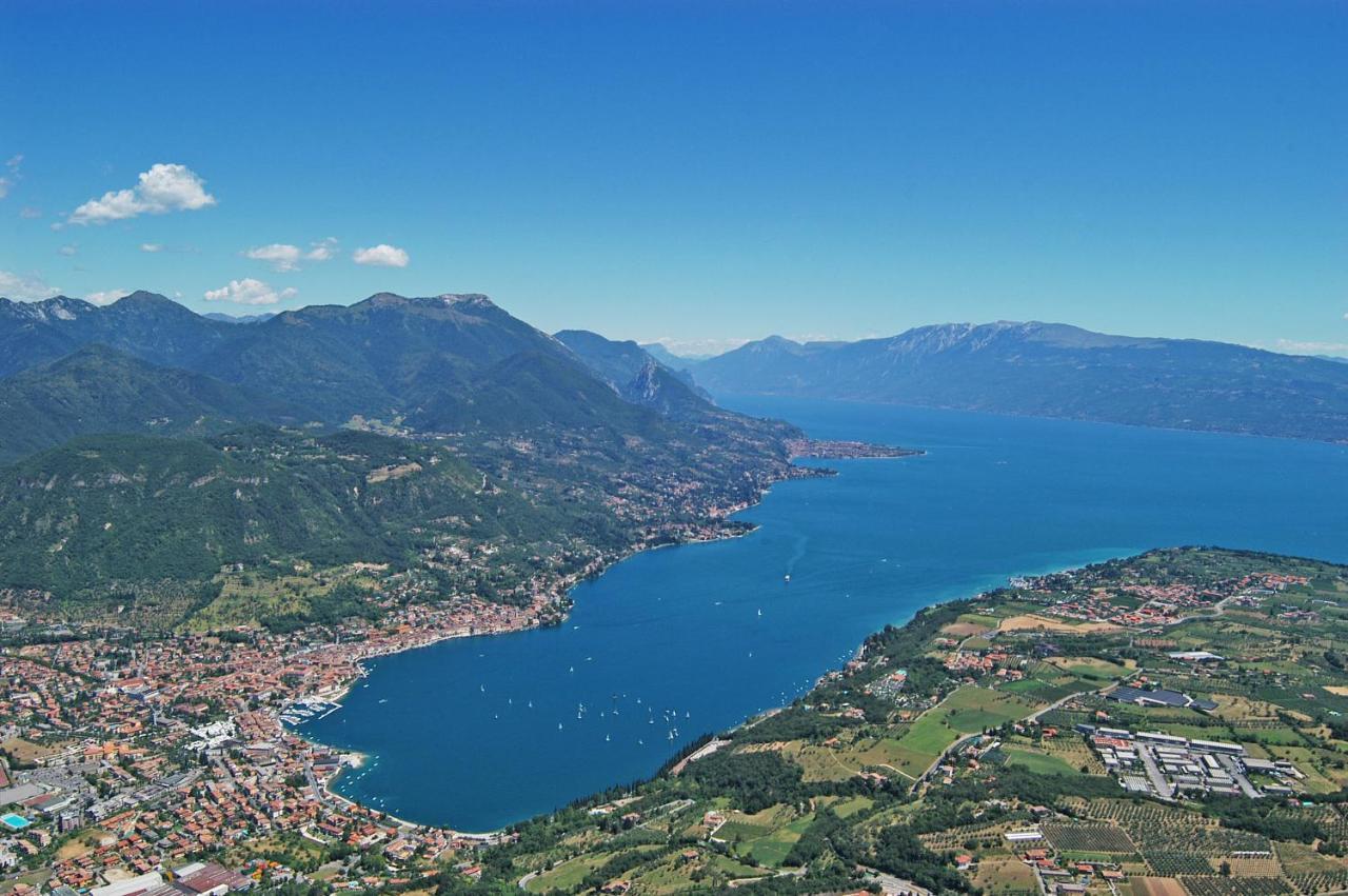 Apartments Villa Bougainville San Felice del Benaco Exterior foto