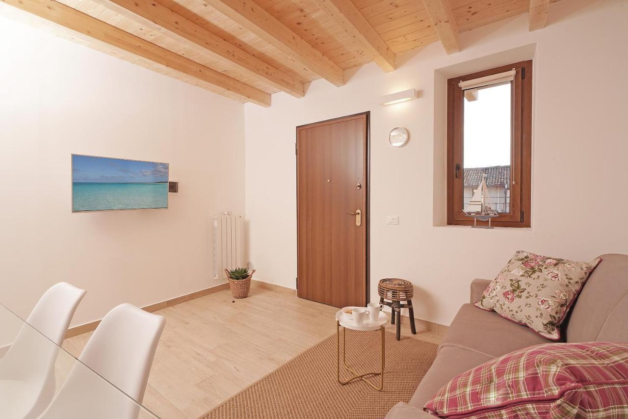 Apartments Villa Bougainville San Felice del Benaco Exterior foto