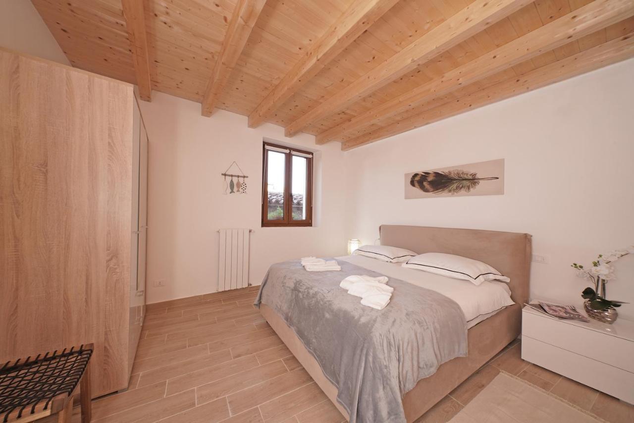 Apartments Villa Bougainville San Felice del Benaco Exterior foto