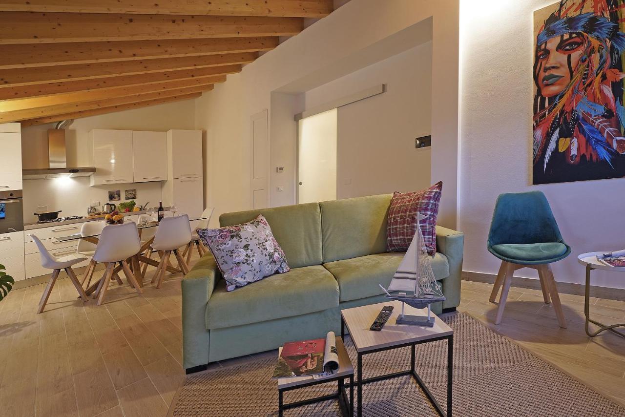 Apartments Villa Bougainville San Felice del Benaco Exterior foto
